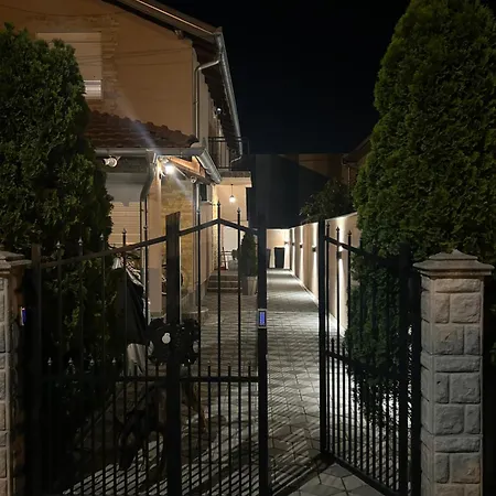 Apartman Gold Lux Surcin Exterior photo
