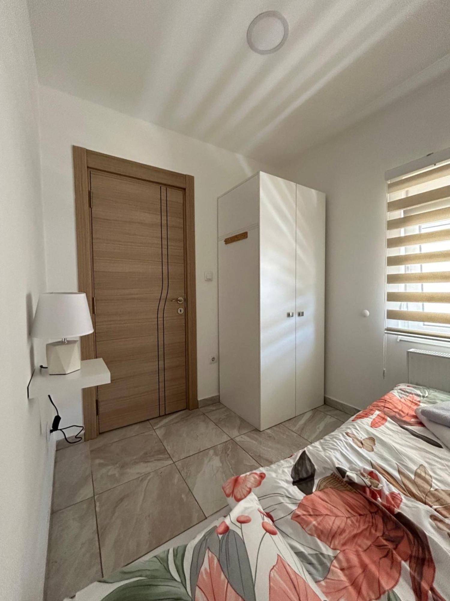 Apartment Gold Lux Surcin