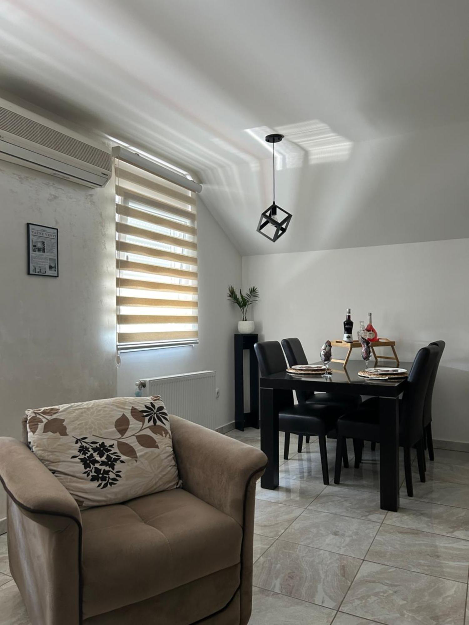 Apartment Gold Lux Surcin